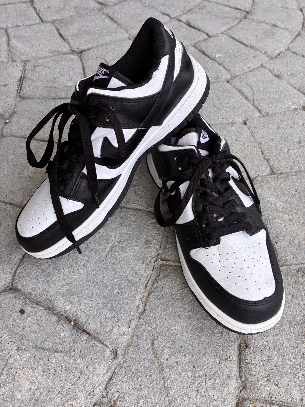 Men’s Nike Dunk Low Retro White
Black Panda